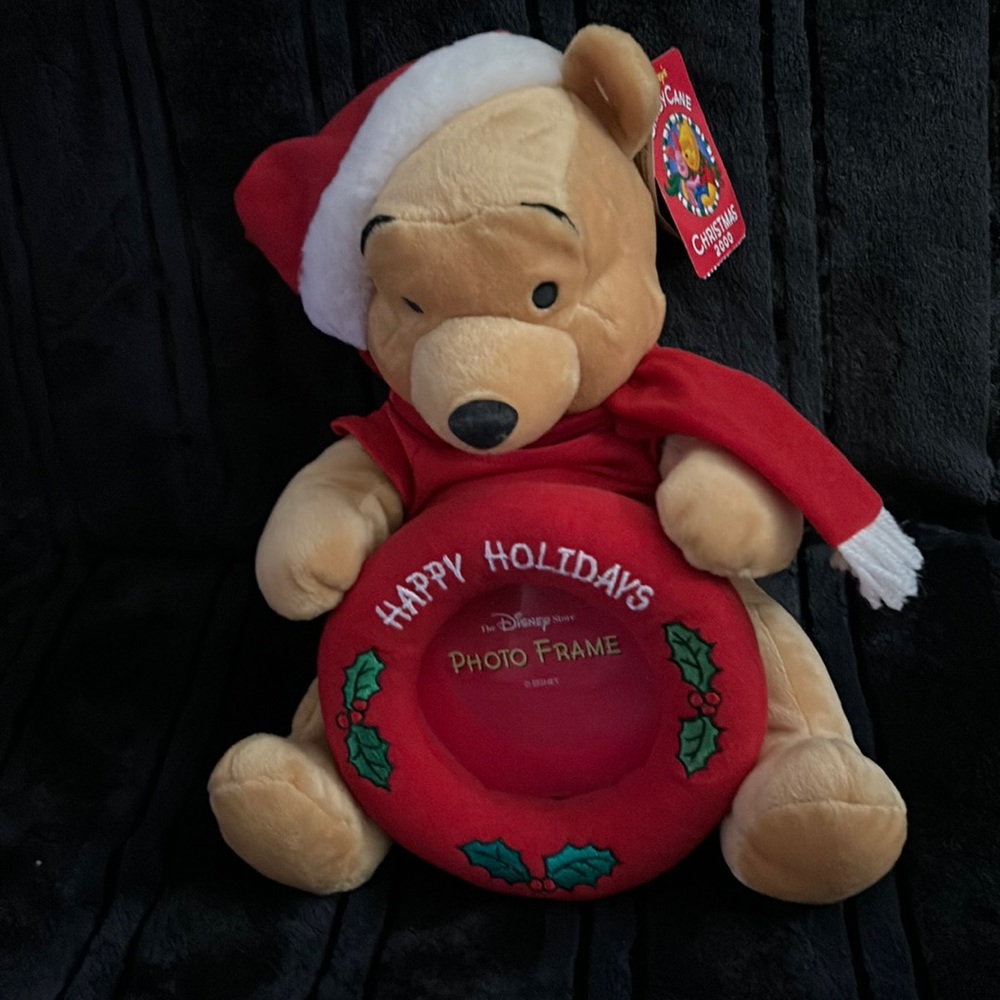 DISNEY HOLIDAY 2000 12” WINNIE THE POOH